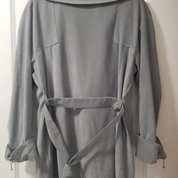 Jacket - Picture 2 of 4